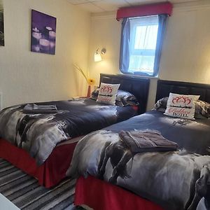 Zimmer mit zwei Einzelbetten